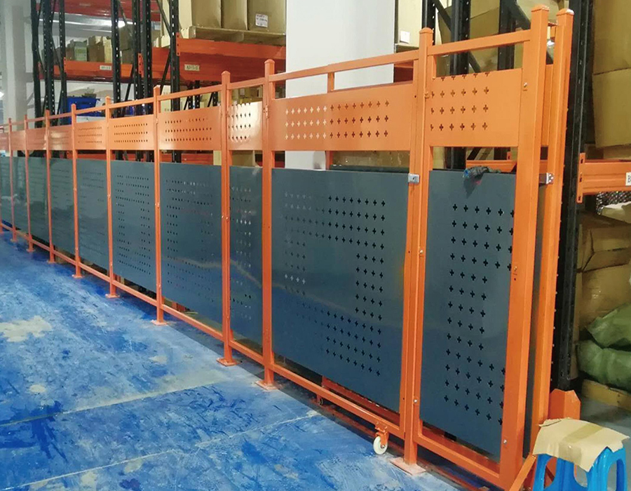 Rafturi pentru materiale de atelier industrial